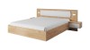 Modern bedframe van hout met gestoffeerd hoofdbord en LED-verlichting.
