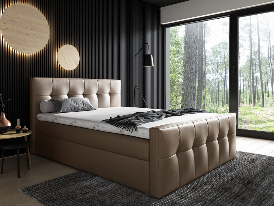 Stilvolles beige-braunes Polsterbett im modernen Schlafzimmer mit großem Fenster.