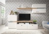 Moderne Wohnwand in Weiß und Holzoptik mit TV-Unterschrank, Hängeschränken und Wandregal.