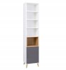 Schmales Standregal in Weiß und Grau mit Holzfächern im modernen skandinavischen Design.