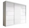 Weißer Dreitüriger Schwebetürenschrank - minimalistisches Design für viel Stauraum im Schlafzimmer.