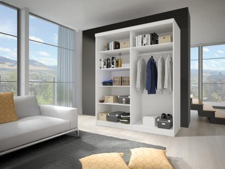 Moderner weißer Kleiderschrank offen gestaltet mit Regalen und Kleiderstange im Wohnraum.