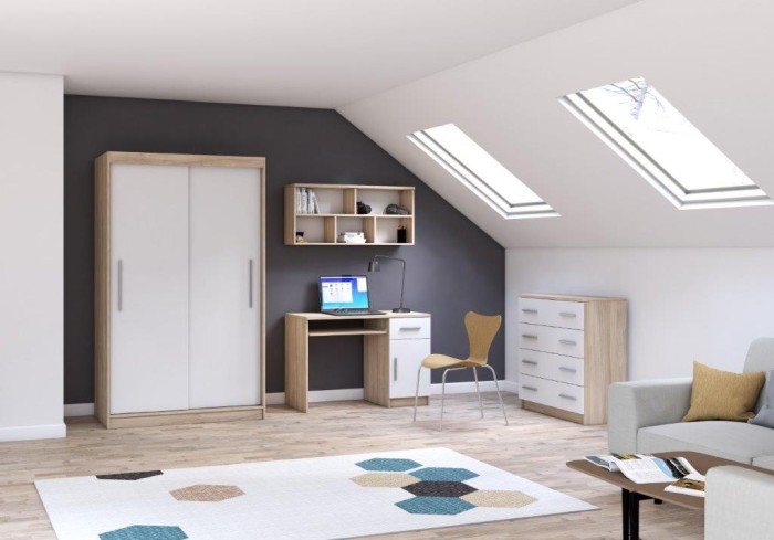 Modernes Möbel-Set in Weiß und Eiche mit Schreibtisch, Schrank und Kommode.