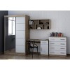 Modernes Schlafzimmer-Set in Eiche und Weiß mit Kleiderschrank, Schreibtisch und Kommode.