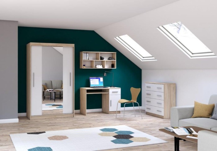 Modernes Zimmer-Set in Eiche-Optik und Weiß mit Kleiderschrank, Schreibtisch und Kommode.