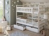 Weißes Etagenbett aus Holz mit zwei Schubladen im Schmetterlings-Kinderzimmer