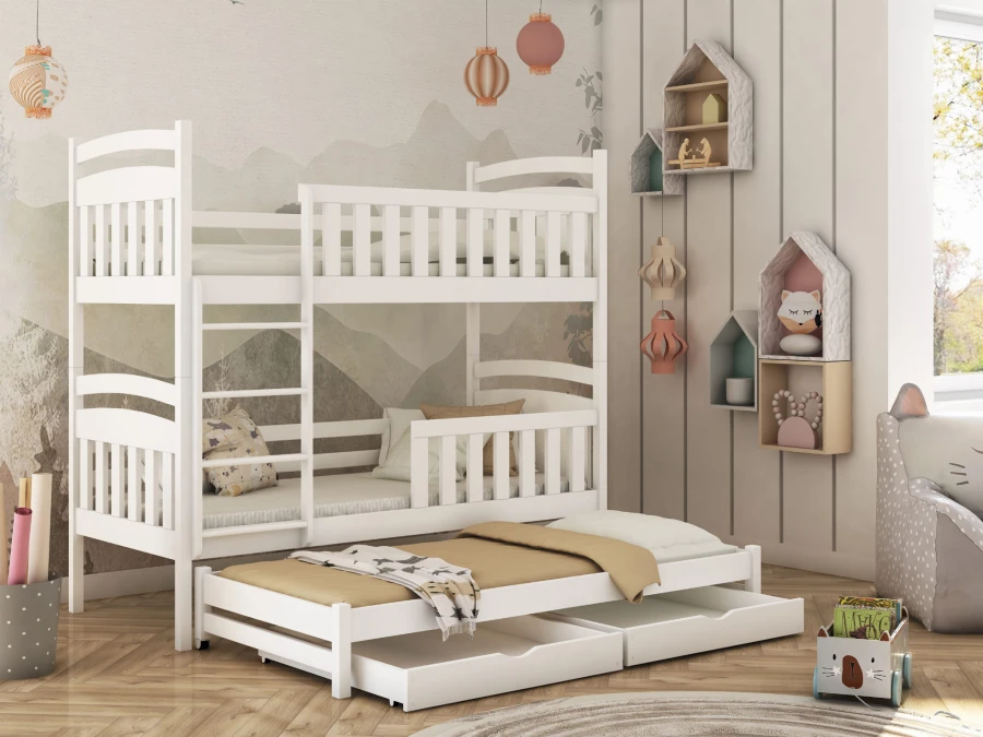 Wit stapelbed van hout met uitschuifbed en laden in de kinderkamer.