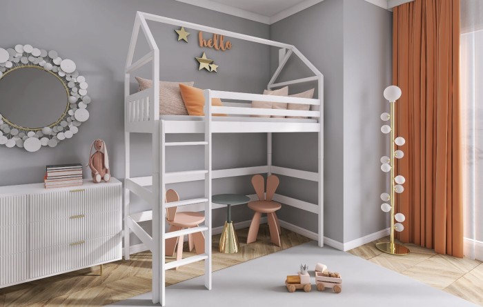 Kreatives Hausbett-Hochbett in Weiß mit Spielbereich im modernen Kinderzimmer.