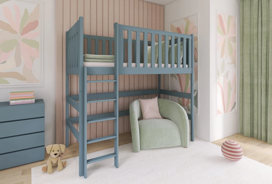 Graublaues Kinderhochbett mit Leiter und gemütlichem Sessel im modern gestalteten Kinderzimmer.