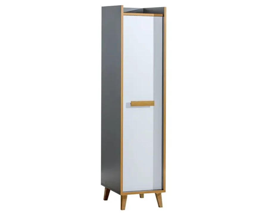 Schmaler Hochschrank in Grau mit weißer Tür und Holzfüßen im Scandi-Stil.