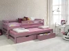 Gezellige meisjeskamer met roze functioneel bed, uitschuifbed en opbergruimte.
