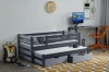 Donkerblauw functioneel bed met tweede ligoppervlak en opbergladen.
