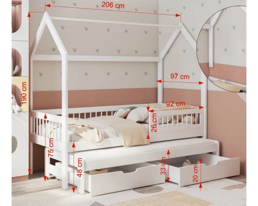 Weißes Kinderhausbett mit Maßen, Ausziehbett und zwei Schubladen für Stauraum.