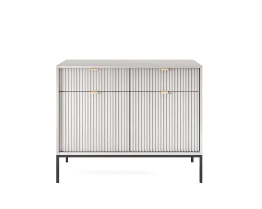 Modernes graues Sideboard mit Rillenfront, goldenen Griffen und schwarzen Metallfüßen.