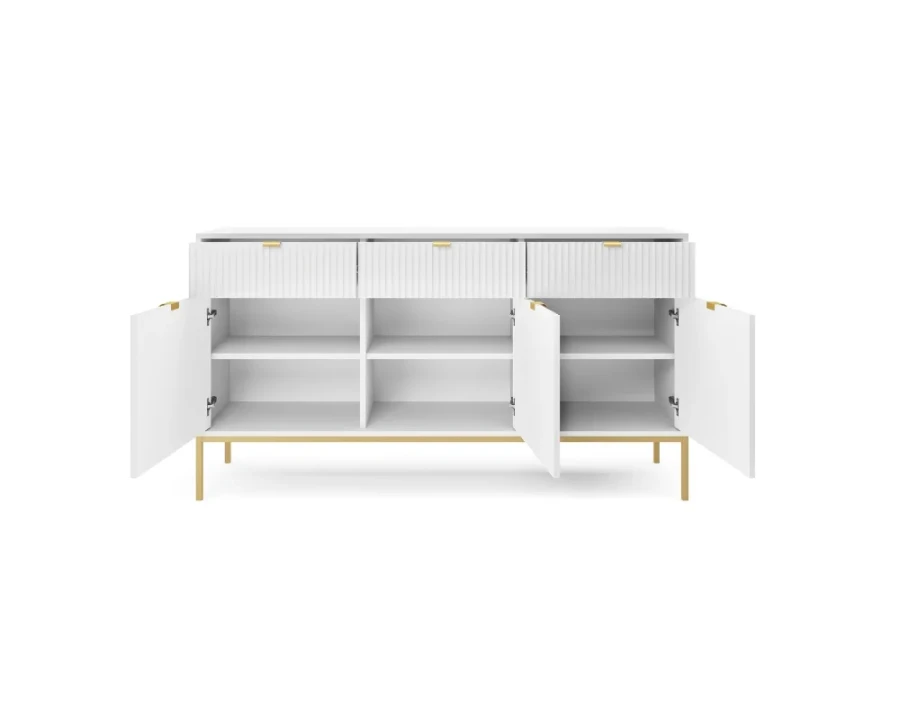 Weißes Sideboard mit Goldfüßen und offenen Türen bietet viel Stauraum mit Fachböden.