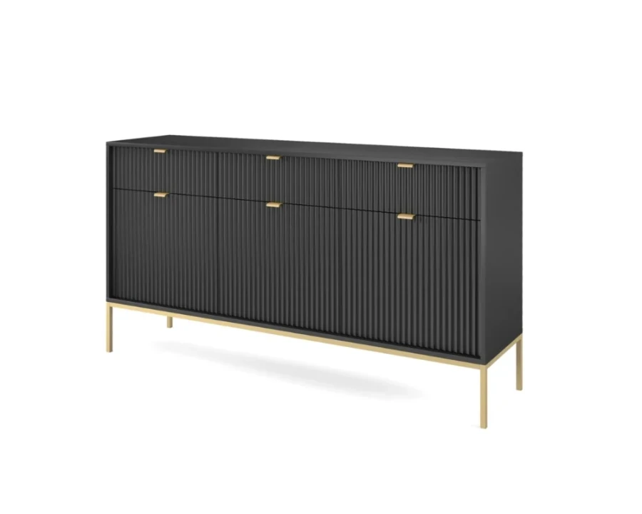 Elegantes schwarzes Sideboard mit Riffel-Struktur und goldenen Metallfüßen.