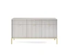 Modernes Sideboard in Hellgrau mit geriffelter Front und goldenen Beinen, Frontalansicht.