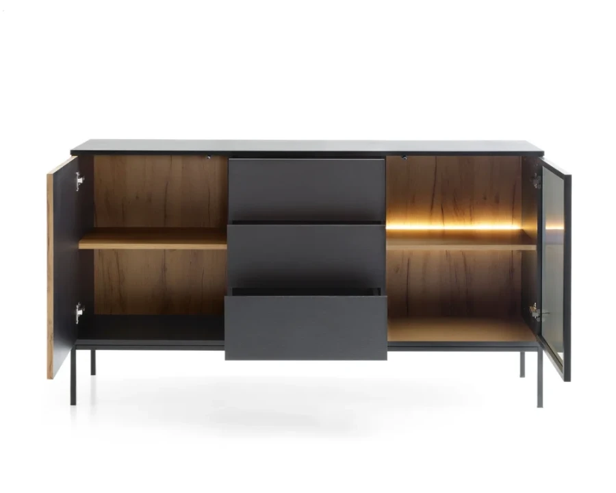 Sideboard offen: Schwarze Schubladen, Holzlamellen-Tür und Glasfront mit LED-Licht.