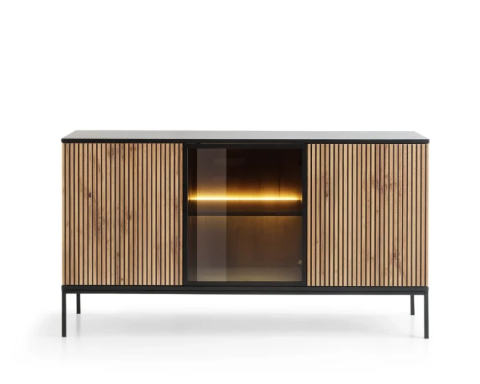 Modernes Sideboard mit Lamellen-Optik, Glastür und LED-Beleuchtung in Eiche und Schwarz.