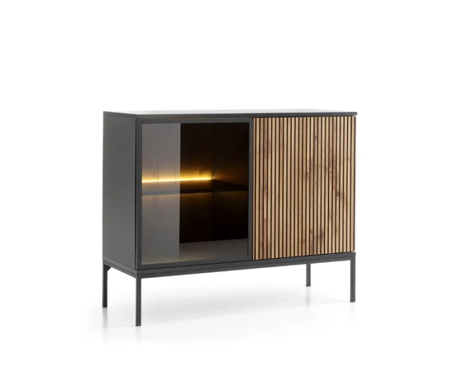 Modernes Sideboard in Schwarz mit Lamellen-Design und beleuchtetem Glasteil.