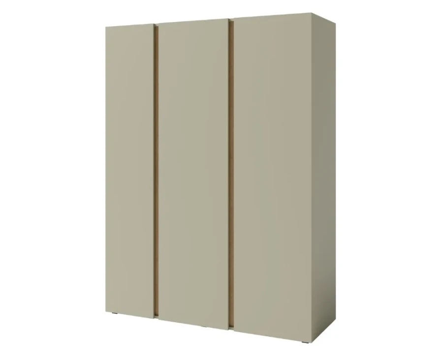 Grote driedeurs kast in neutraal beige met houtdecor-grepen op een witte achtergrond.