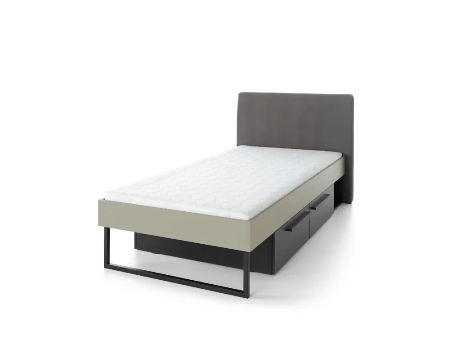 Sorento Einzelbett mit grauem Polsterkopfteil und integrierten schwarzen Bettschubladen für Stauraum.