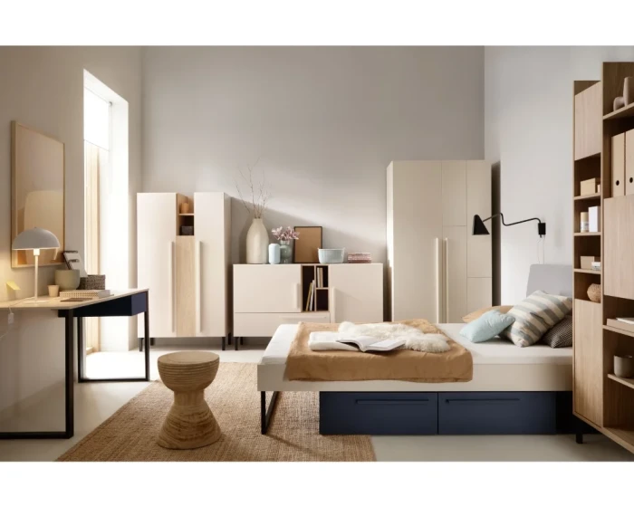 Helles Schlafzimmer-Set Sorento in Creme mit Stauraumbett, Schreibtisch und Schrank für harmonisches Wohnen.