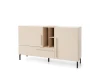 Modernes Sideboard in Beige mit offenen Holzfächern und schwarzen Beinen.