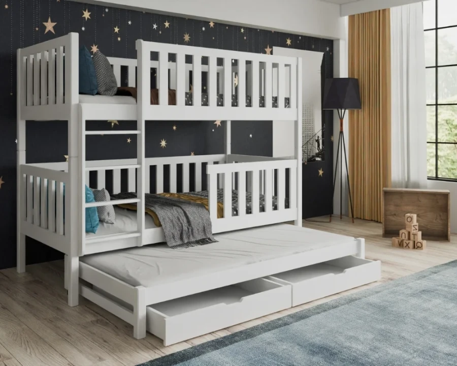 Wit stapelbed van massief hout met derde uitschuifbed en praktische laden in de kinderkamer.