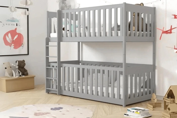 Graues Etagenbett für Kinder im modern eingerichteten Kinderzimmer mit Spielzeug und Deko.