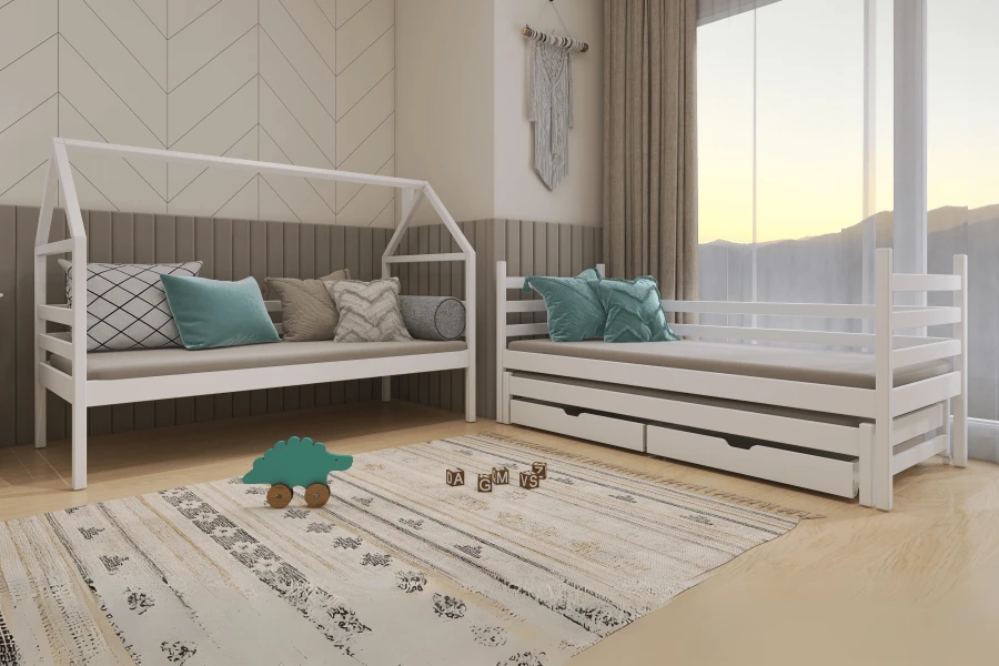 Modernes Kinderzimmer mit weißem Hausbett und einem praktischen Funktionsbett mit zusätzlichem Auszug.