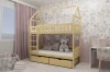 Eingerichtetes Kinderzimmer mit Hausbett, rosa Vorhängen und verspielter Einhorntapete.