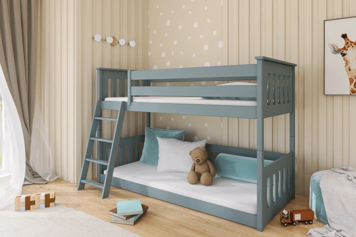 Stijlvolle kinderkamer met grijs stapelbed, kussens en decoratie.
