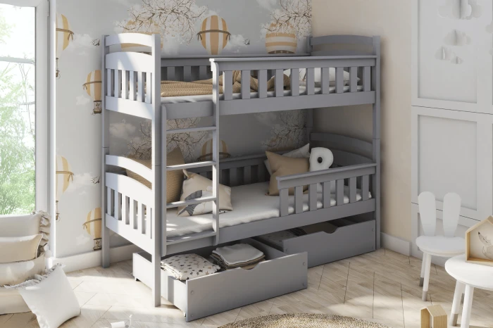 Modernes Kinderzimmer mit grauem Stockbett, gemütlicher Bettwäsche und Wanddeko.