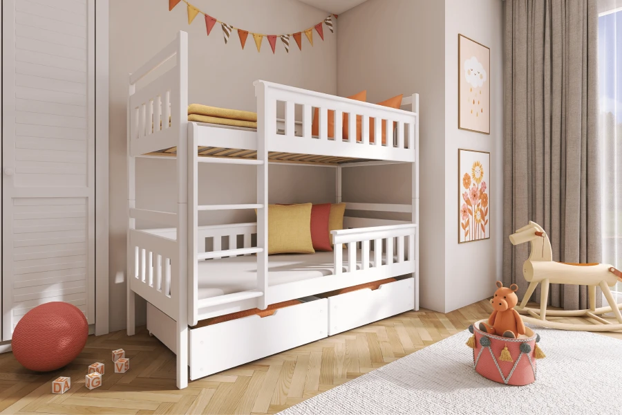 Gemütliches weißes Etagenbett mit bunten Kissen und Spielzeug im Kinderzimmer.