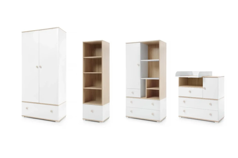 Set aus Kindermöbeln in Weiß und Eiche: Kleiderschrank, Regal und Wickelkommode für das Babyzimmer.