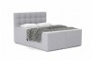 Modern boxspringbed in lichtgrijs met hoog hoofdbord en stijlvol beddengoed
