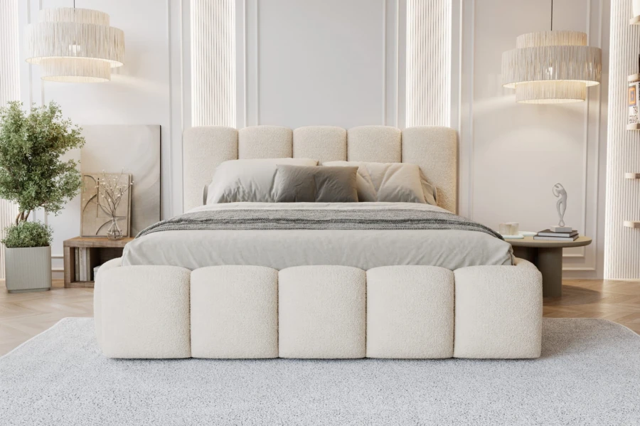 Modernes beiges Polsterbett aus Teddy-Stoff im minimalistischen Schlafzimmer.