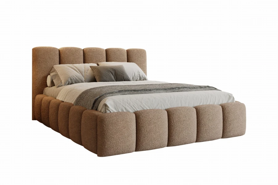 Braunes Polsterbett aus Bouclé-Stoff mit segmentiertem Rahmendesign auf weißem Hintergrund.