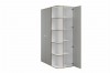 Kleiderschrank in Grau mit geöffneter Tür und Sicht auf die inneren Regalböden.