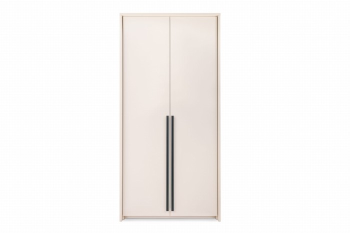 2-türiger Kleiderschrank in Beige mit langen schwarzen Griffen, minimalistisches Design.