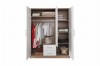 Offener Kleiderschrank in Weiß und Eiche mit Kleiderstange, Einlegeböden und praktischen Schubladen für Kleidung.