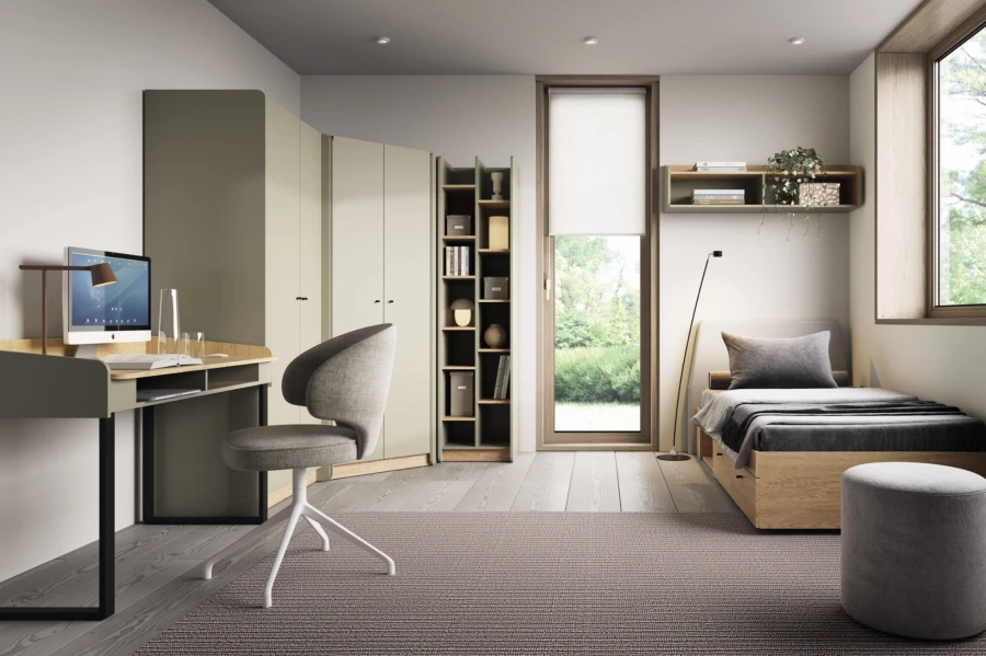 Modernes Jugendzimmer mit Schreibtisch, Eckkleiderschrank und Bett in Salbeigrün und Eiche.