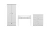 Weißes Kinderzimmer-Set mit Kleiderschrank, Schreibtisch und Kommode mit schwarzen Knaufgriffen.