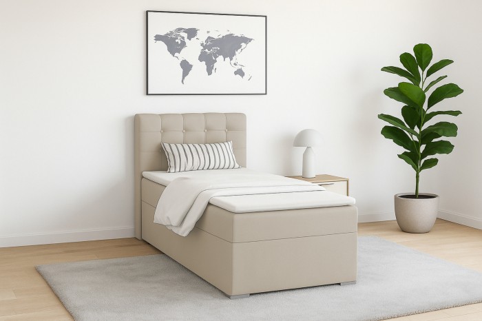 Gemütliches Schlafzimmer-Design mit beigem Boxspringbett, Pflanze und dekorativer Weltkarte.