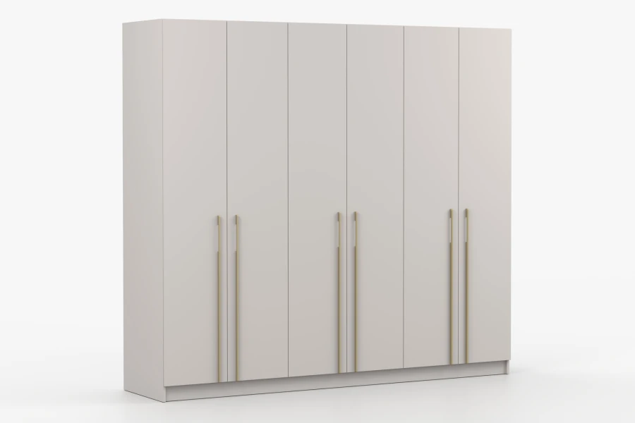 Großer beiger Kleiderschrank mit sechs Türen und eleganten goldenen Griffleisten.