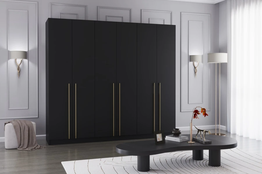 Stilvoller schwarzer 6-türiger Kleiderschrank mit Goldgriffen in einem modern eingerichteten Schlafzimmer.