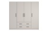 Moderne 4-deurs kledingkast in beige met elegante zwarte handgrepen en lades.
