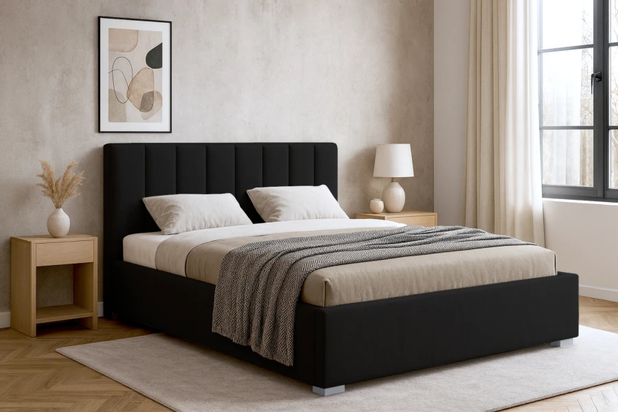 Schwarzes Polsterbett mit modernem Kopfteil in stilvollem Schlafzimmer Interieur.