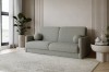 Elegantes graues 2-Sitzer Sofa mit runden Zierkissen in modernem Wohnzimmer.